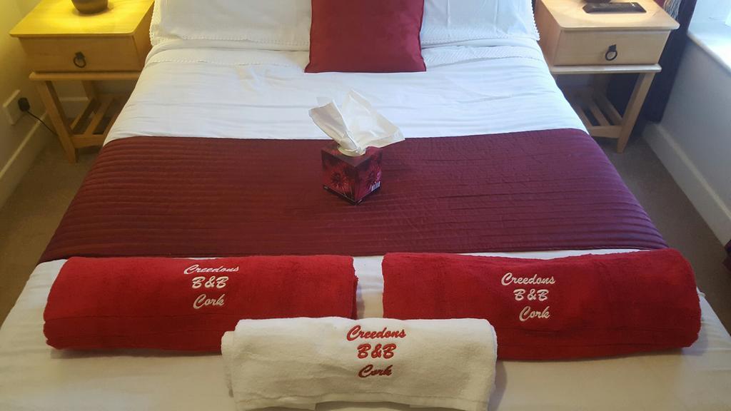 Creedons Traditional Irish Welcome Inn B&B Cork Eksteriør billede